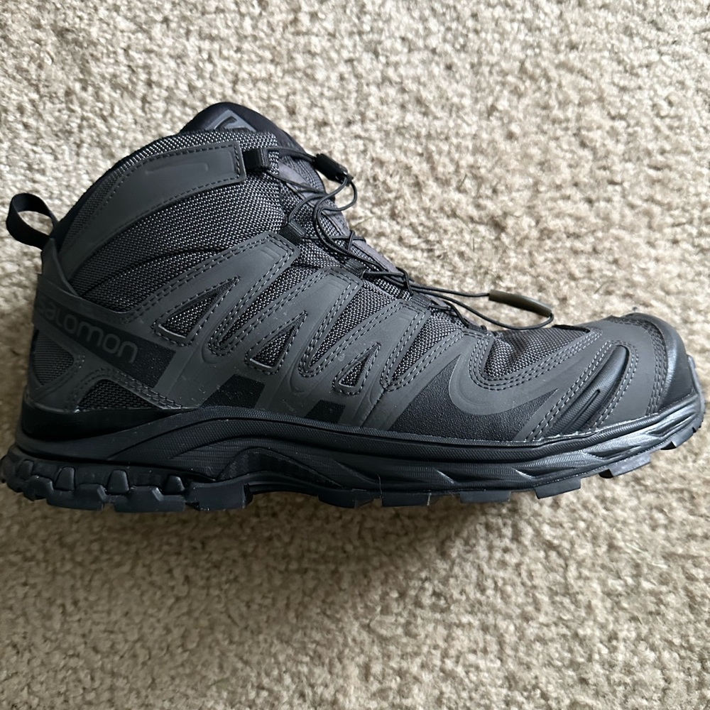 Salomon xa forces mid like new